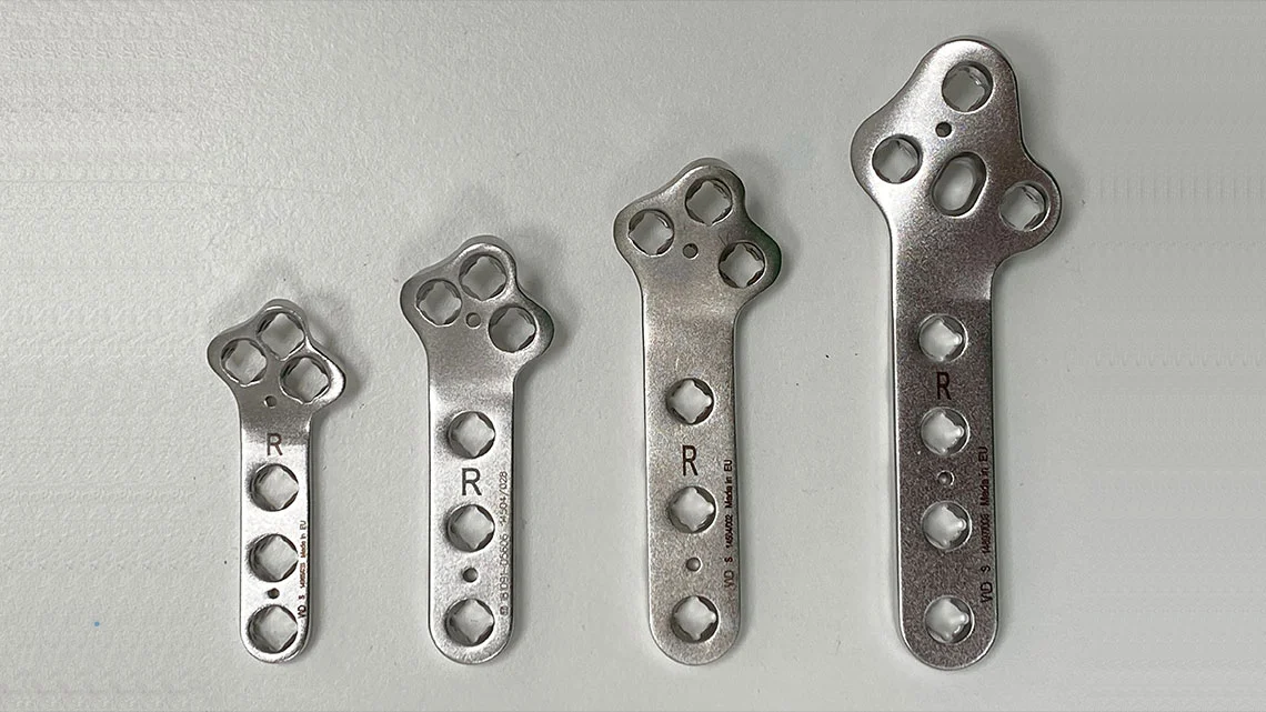 The NEW precontoured polyaxial locking TPLO plate family 1